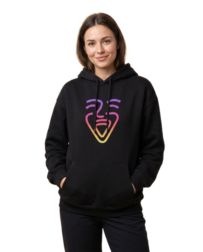 OneFam Logo Hoodie – Black – Model (Frau)