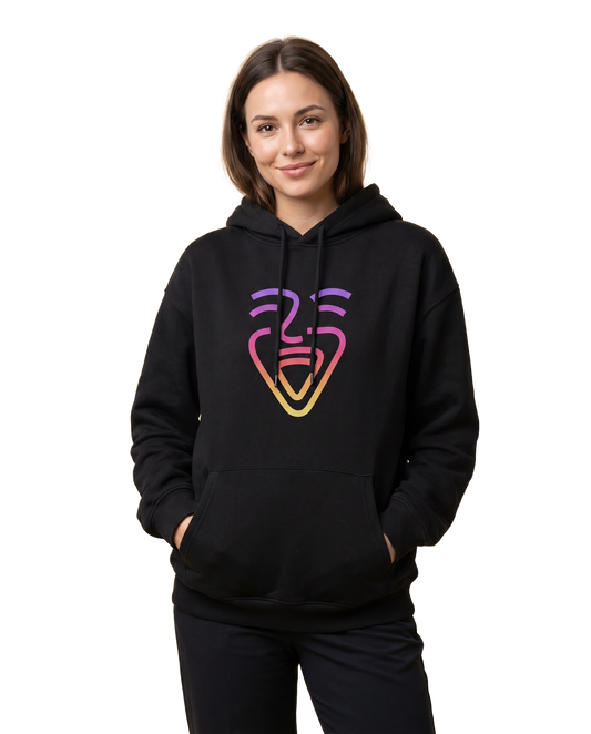 OneFam Logo Hoodie – Black – Model (Frau)