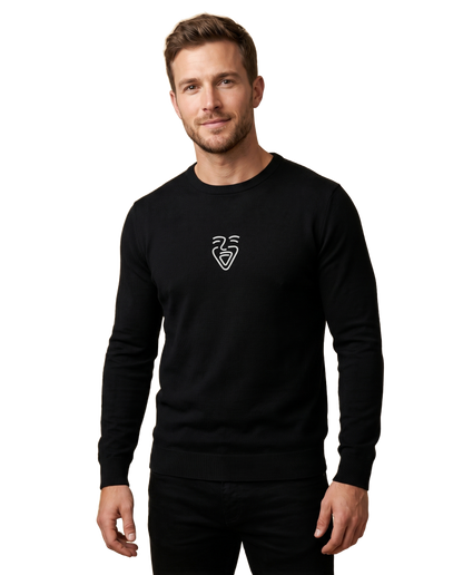 OneFam White Logo Sweater – Black – Model (Mann)