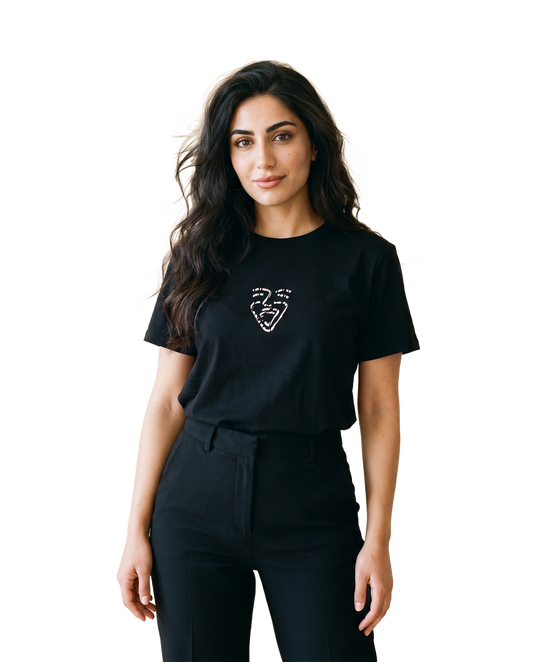 Afghanistan Shirt – Black – Model (Frau)