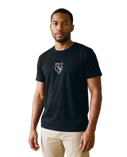 Anguilla Shirt – Black – Model (Mann)