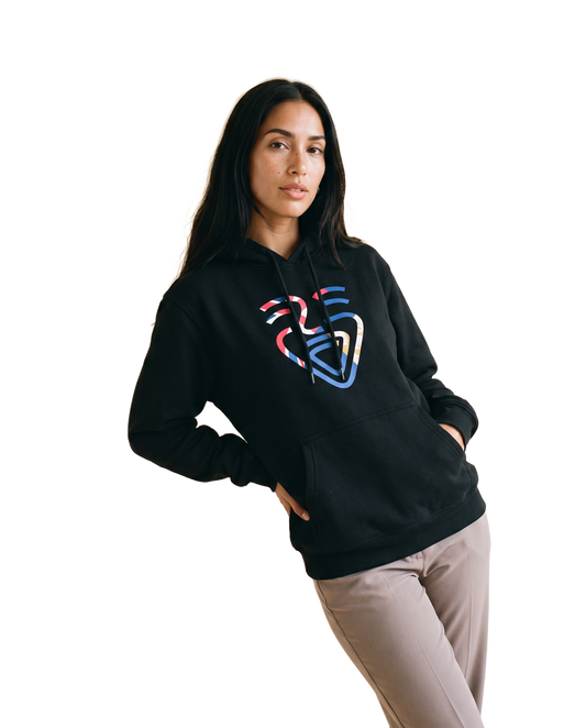 Anguilla Hoodie – Black – Model (Frau)