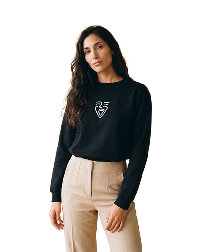Argentina Sweater – Black – Model (Frau)