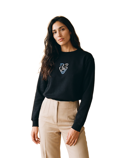 Argentina Sweater – Black – Model (Frau)