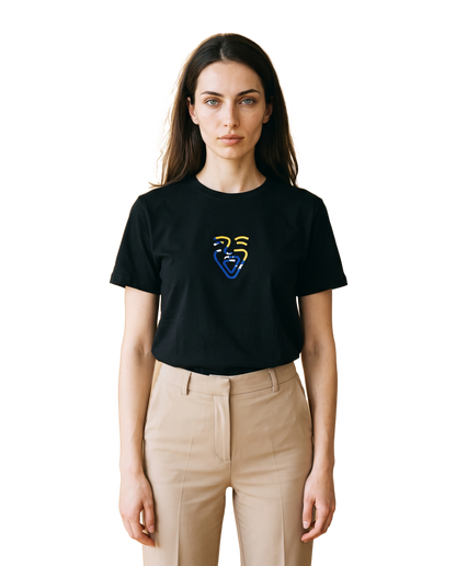 Bosnien Shirt – Black – Model (Frau)