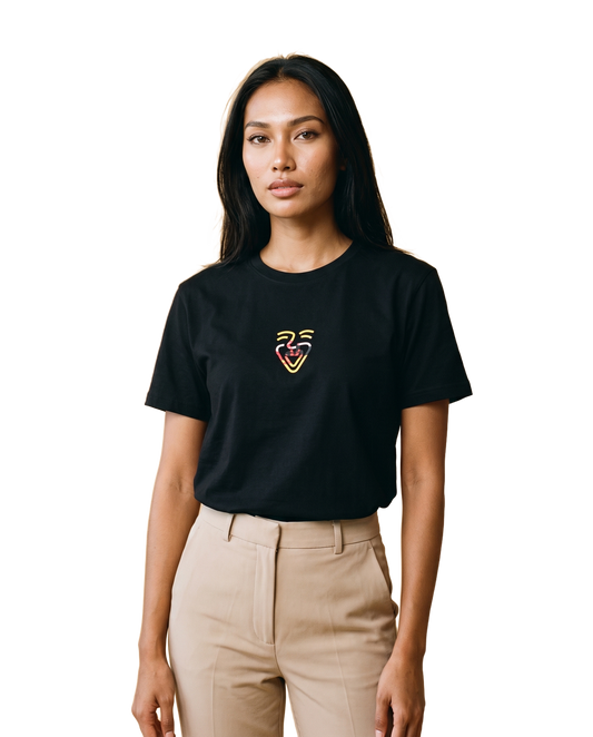 Brunei Darussalam Shirt – Black – Model (Frau)